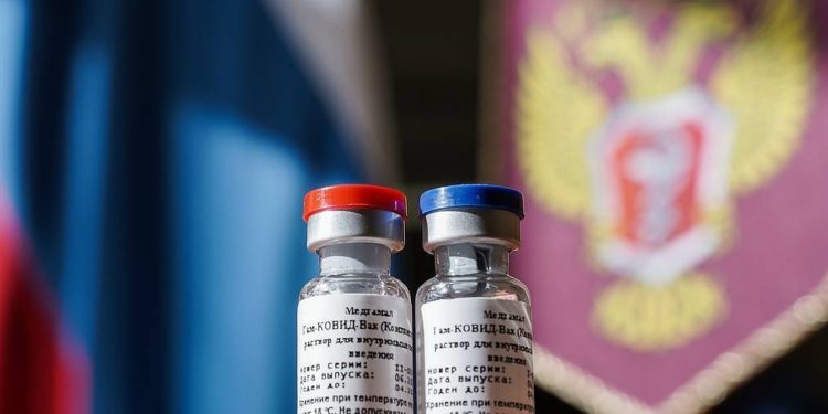 Rússia anuncia que já começou a produção de sua vacina contra a Covid-19
