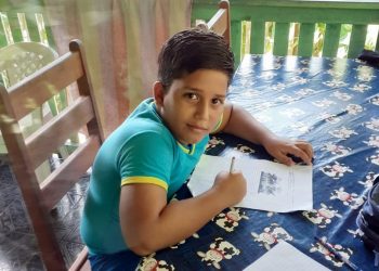 Matheus Macedo Campos morreu após receber descarga elétrica do celular conectado ao carregador (Foto: Arquivo de família)