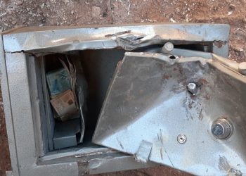 Catadores encontram R$ 35 mil em cofre descartado pela polícia