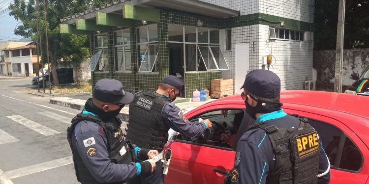 Intensificadas ações de fiscalização e conscientização sobre o uso de máscaras de proteção no Ceará