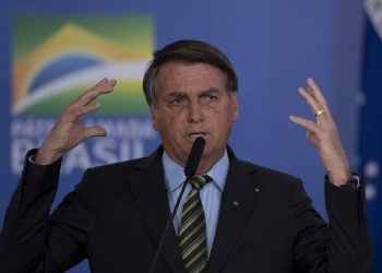 Presidente Jair Bolsonaro durante a cerimônia "Encontro Brasil vencendo a Covid-19", realizada no Palácio do Planalto (Foto: MATEUS BONOMI/AGIF - AGÊNCIA DE FOTOGRAFIA/ESTADÃO CONTEÚDO)