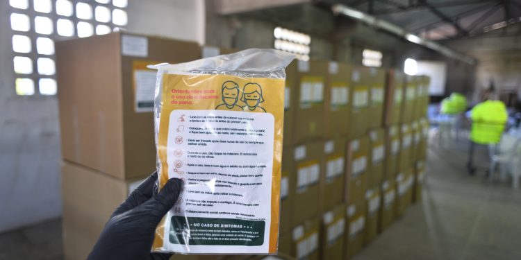 Governo do Ceará contempla mais de 870 mil famílias com máscaras de tecido