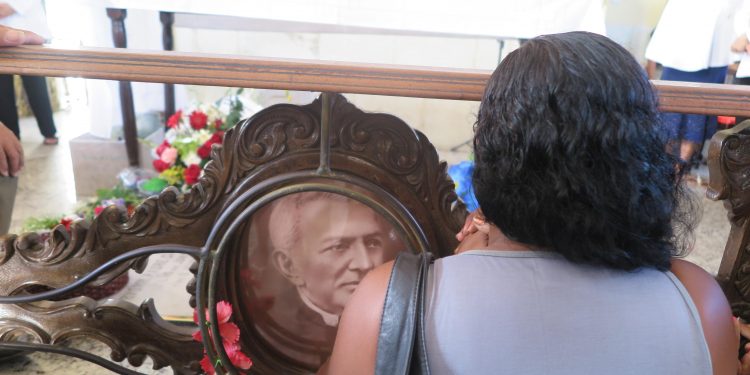 Igrejas de Juazeiro do Norte reabrem nesta terça (1º); túmulo do Padre Cícero poderá ser visitado