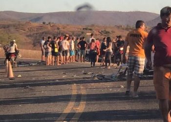 Foto registrada por motoristas no acidente ocorrido em Saboeiro, no Centro-Sul cearense