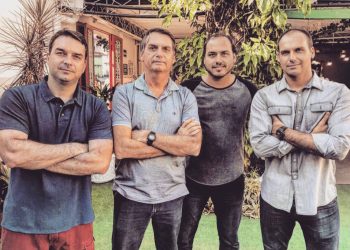 Da esquerda para a direita, Flávio, Jair, Carlos e Eduardo Bolsonaro (Foto: Flickr/Bolsonaro)