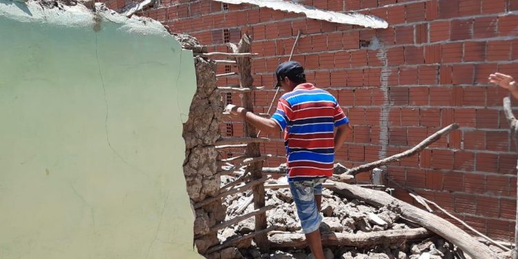 Casa de taipa em obras desaba em Iguatu e mata idoso de 60 anos