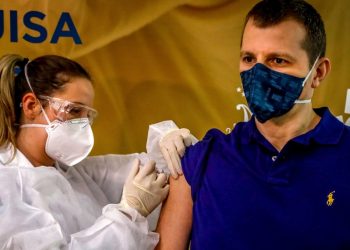 Metade das vacinas contra Covid-19 foram vendidas a países ricos