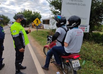 Número de multas aplicadas a pessoas que se recusam a usar máscaras aumenta 48% no Ceará
