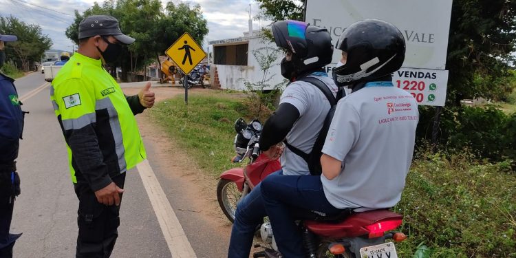 Número de multas aplicadas a pessoas que se recusam a usar máscaras aumenta 48% no Ceará