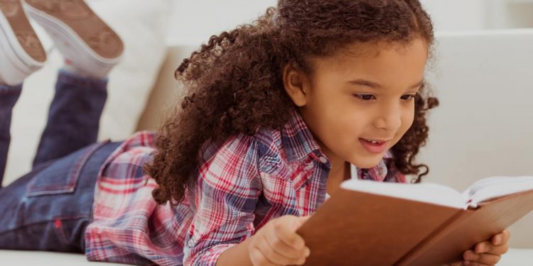 A fila da poesia – Por Alexandre Lucas