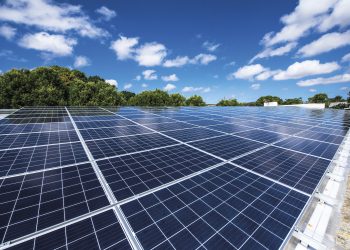 Escolas da rede pública estadual vão receber placas solares; Crato e Juazeiro do Norte na lista