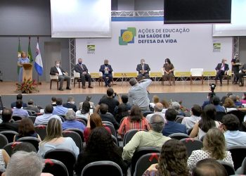 Evento do Ministério da Saúde no Ceará descumpre decreto estadual que proíbe realização de eventos (Foto: Reprodução)
