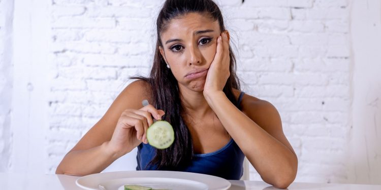 O que são transtornos alimentares? Entenda as causas e como tratar