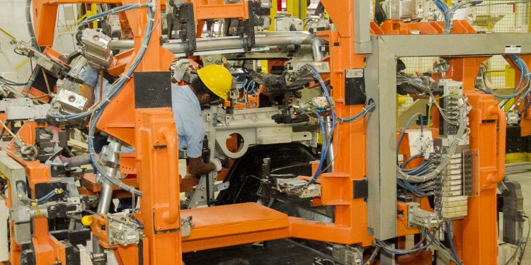 Ceará tem a maior alta do Brasil na produção industrial em julho