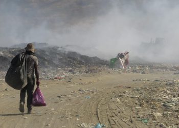 Lixão de Juazeiro do Norte segue com diversos pontos de combustão e ameaça a saúde da população
