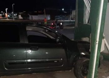 Motorista com sinais de embriaguez é preso após derrubar muro de quartel do exército no Crato