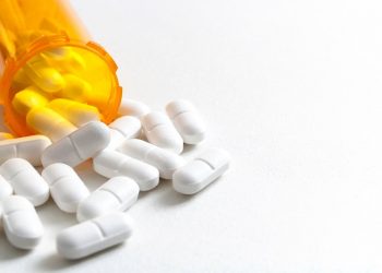 Azitromicina não é eficaz em casos graves de Covid, mostra estudo brasileiro