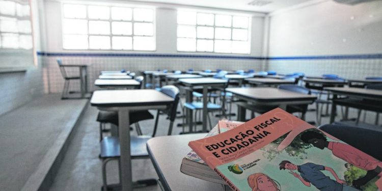 Ceará é o 5º Estado que mais reduziu abandono escolar em 10 anos
