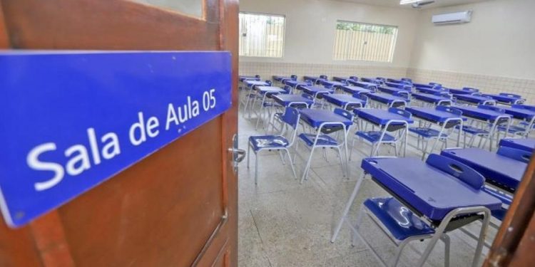 Volta às aulas na rede pública estadual continua sem data prevista, diz Secretaria da Educação