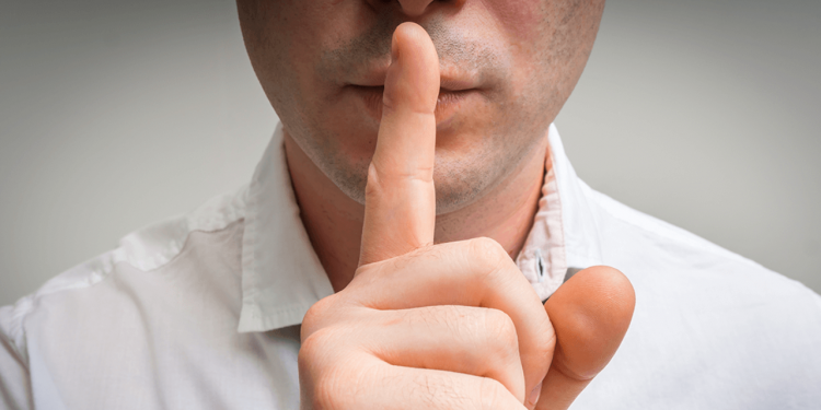 A gestão pública e o pacto de silenciamento – Por Alexandre Lucas