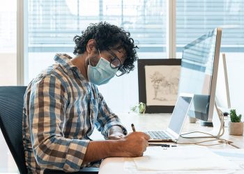 Atestado para Covid-19 garante pagamento em ausência no trabalho