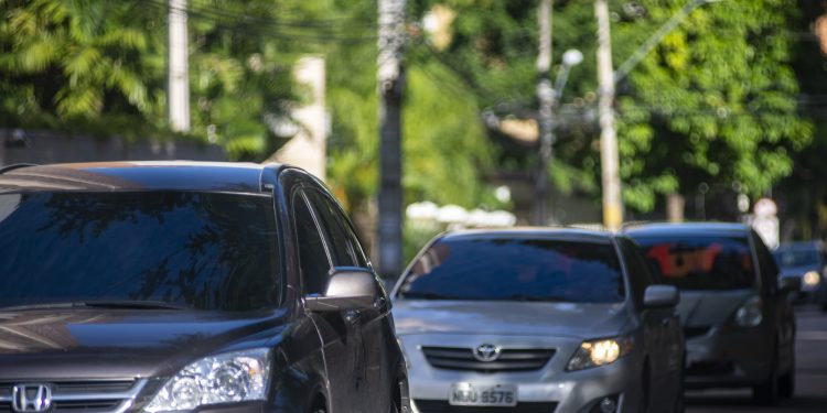 Contribuintes com débitos de IPVA e ICMS já podem aderir ao Refis