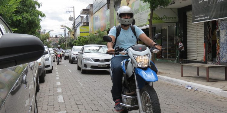 Detran informa que licenciamentos de veículos serão enviados até o fim de outubro