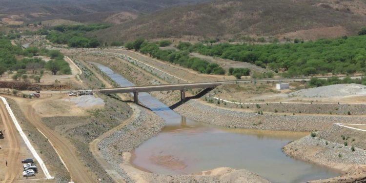 Após rompimento de barragem, águas do ‘Velho Chico’ voltam a correr pelo Eixo Norte da transposição