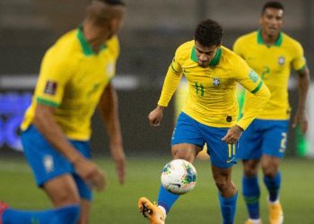 Com três gols de Neymar, Brasil vira e vence Peru por 4 a 2