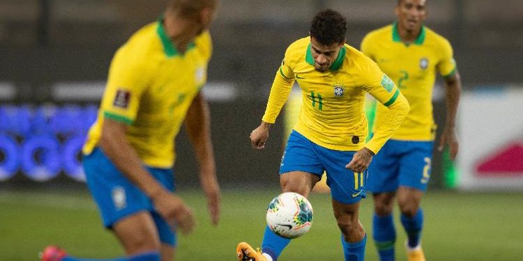 Com três gols de Neymar, Brasil vira e vence Peru por 4 a 2