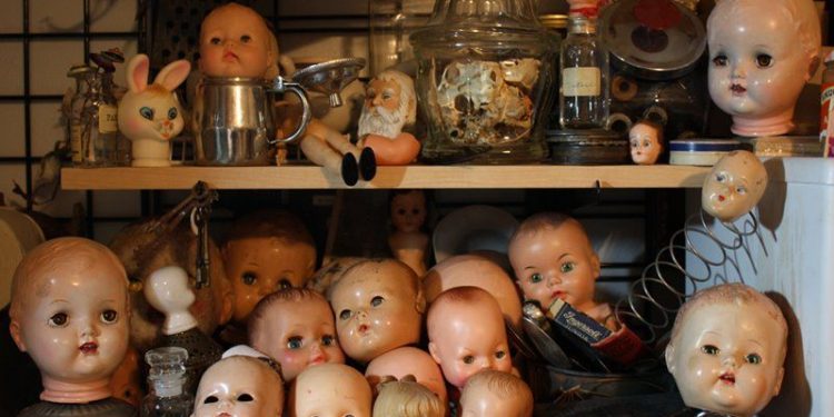 Cabeças de bonecas – Por Alexandre Lucas