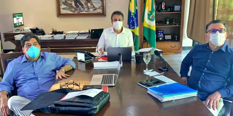 Camilo proíbe realização de eventos fechados em todo o Ceará; novo lockdown é desmentido