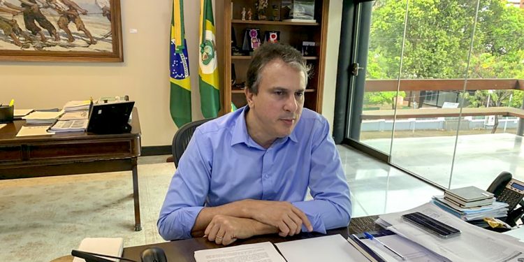 Camilo faz apelo para que população use máscara e evite aglomeração