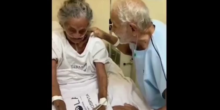 Internados no HRC, casal de nonagenários se reencontram após serem separados pela Covid-19