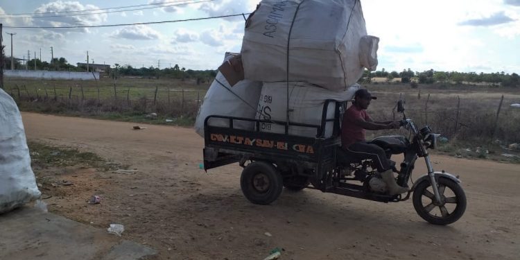 Mais de 1.300 recicladores recebem auxílio do Governo do Ceará