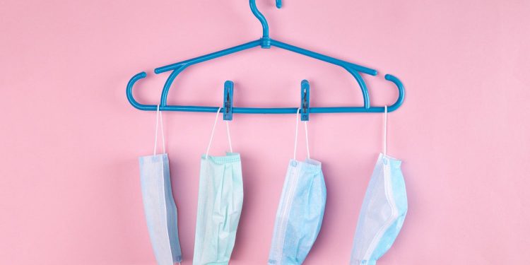 Quais problemas de saúde uma máscara suja pode causar e quais você já pode descartar