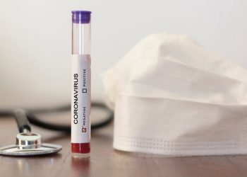 Com média móvel de 25,5 mil, casos de Covid-19 no País mantém tendência de alta