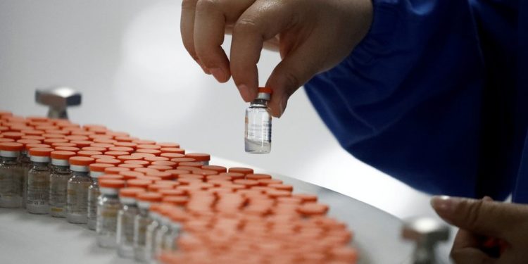 CoronaVac não chegará para população em 2020; veja nova previsão