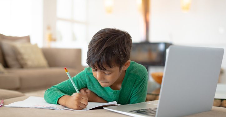 Ensino remoto pode continuar até o fim de 2021 em todo o País, diz conselho de educação