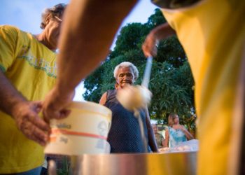 Número de famintos vai quase dobrar em 2020, dizem ganhadores do Nobel