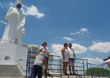 Um mês após reabertura, número de visitantes na estátua do Padre Cícero é quase 10 vezes menor