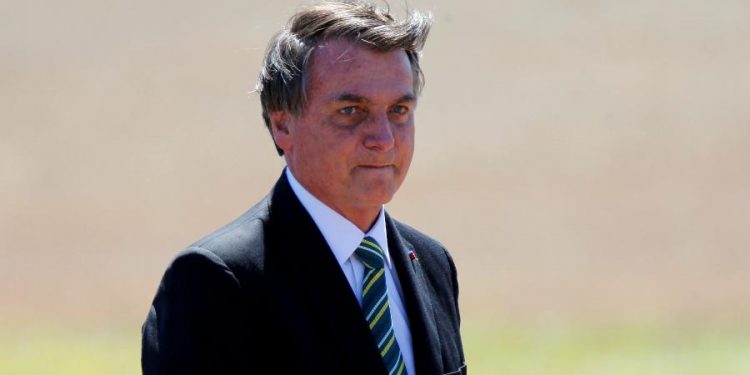 “O povo brasileiro não será cobaia de ninguém”, diz Bolsonaro sobre vacina CoronaVac