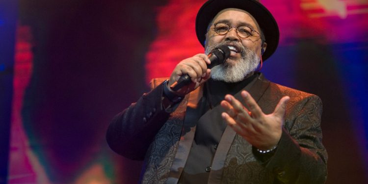 Jorge Aragão é internado em UTI com Covid-19