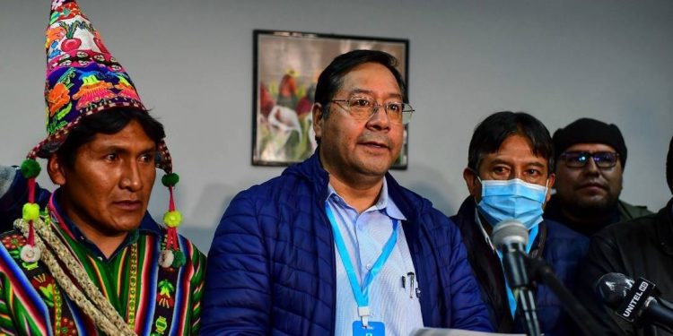 Luis Arce será o próximo presidente da Bolívia com o apoio dos indígenas e do “voto oculto” da classe média
