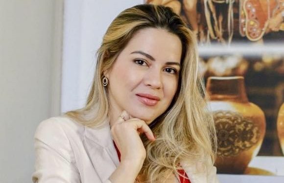 Onélia Santana, primeira-dama do Estado, é diagnosticada com Covid-19; teste de Camilo dá negativo