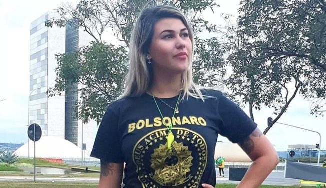 “Estou cansada do governo que dei minha vida”, diz militante extremista Sara Winter