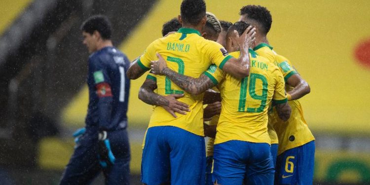 Brasil goleia Bolívia por 5 a 0 em estreia nas Eliminatórias