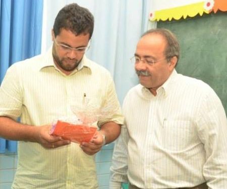 Filho assumirá vaga caso senador pego com dinheiro na cueca seja afastado