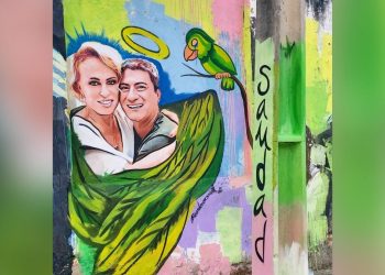 Cratense usou técnica mista para pintar. Ele usa tinta óleo, acrílica, luminosa, fosforescente e até manipula cores com flores (Foto: Reprodução/Instagram)