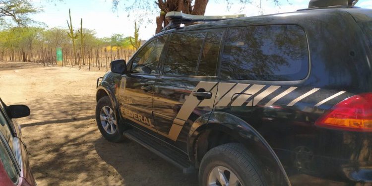 PF cumpre mandados de busca e apreensão para investigar crimes eleitorais em Campos Sales